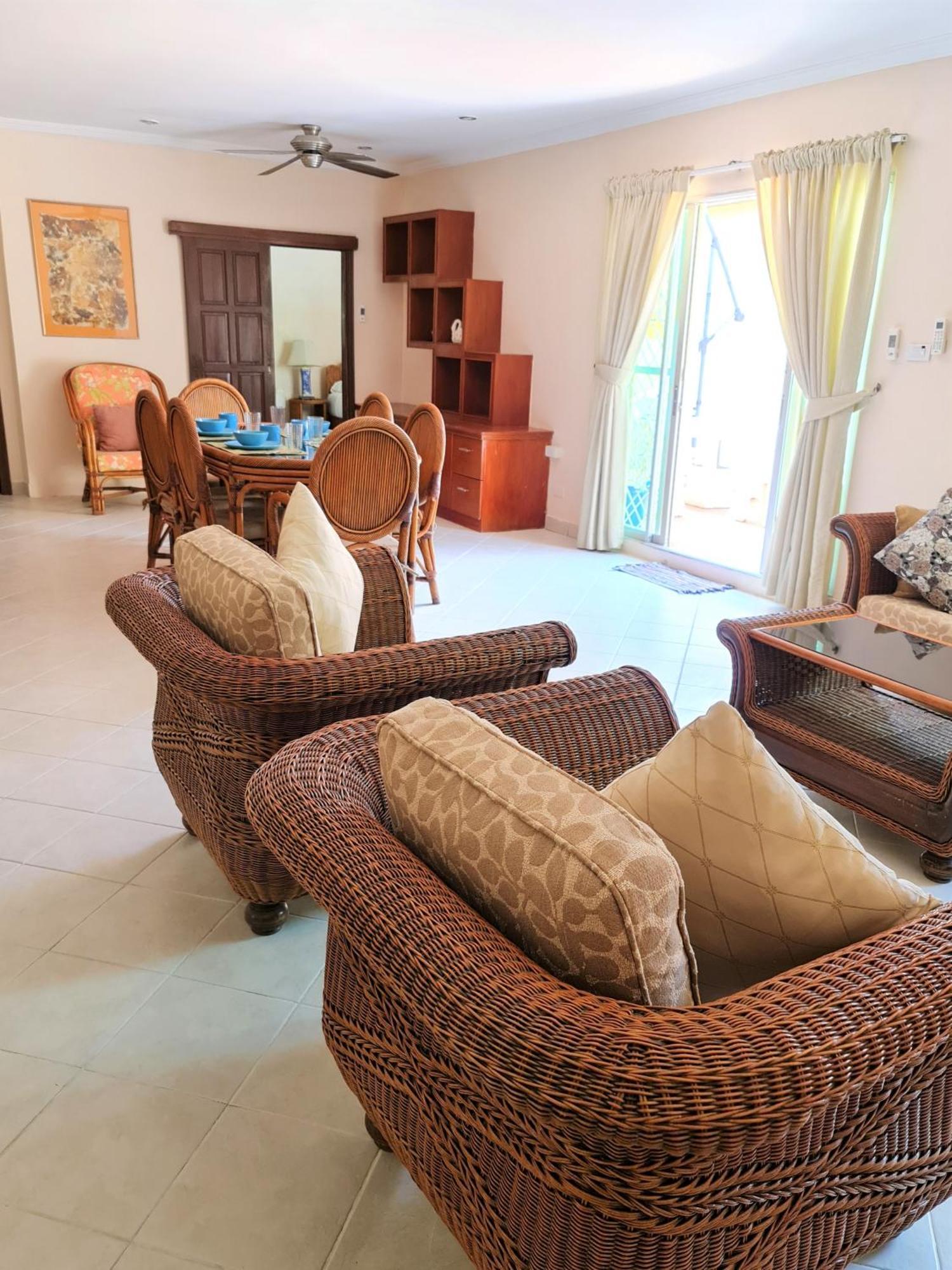 Butterfly Garden Boutique Residences: Luxury Oasis with Spacious Rooms Pattaya Exterior photo