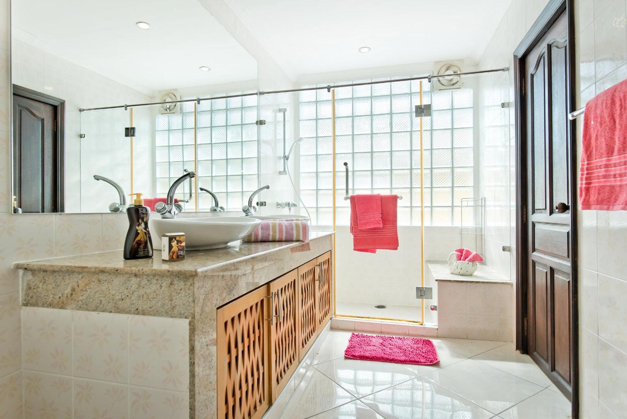 Butterfly Garden Boutique Residences: Luxury Oasis with Spacious Rooms Pattaya Exterior photo