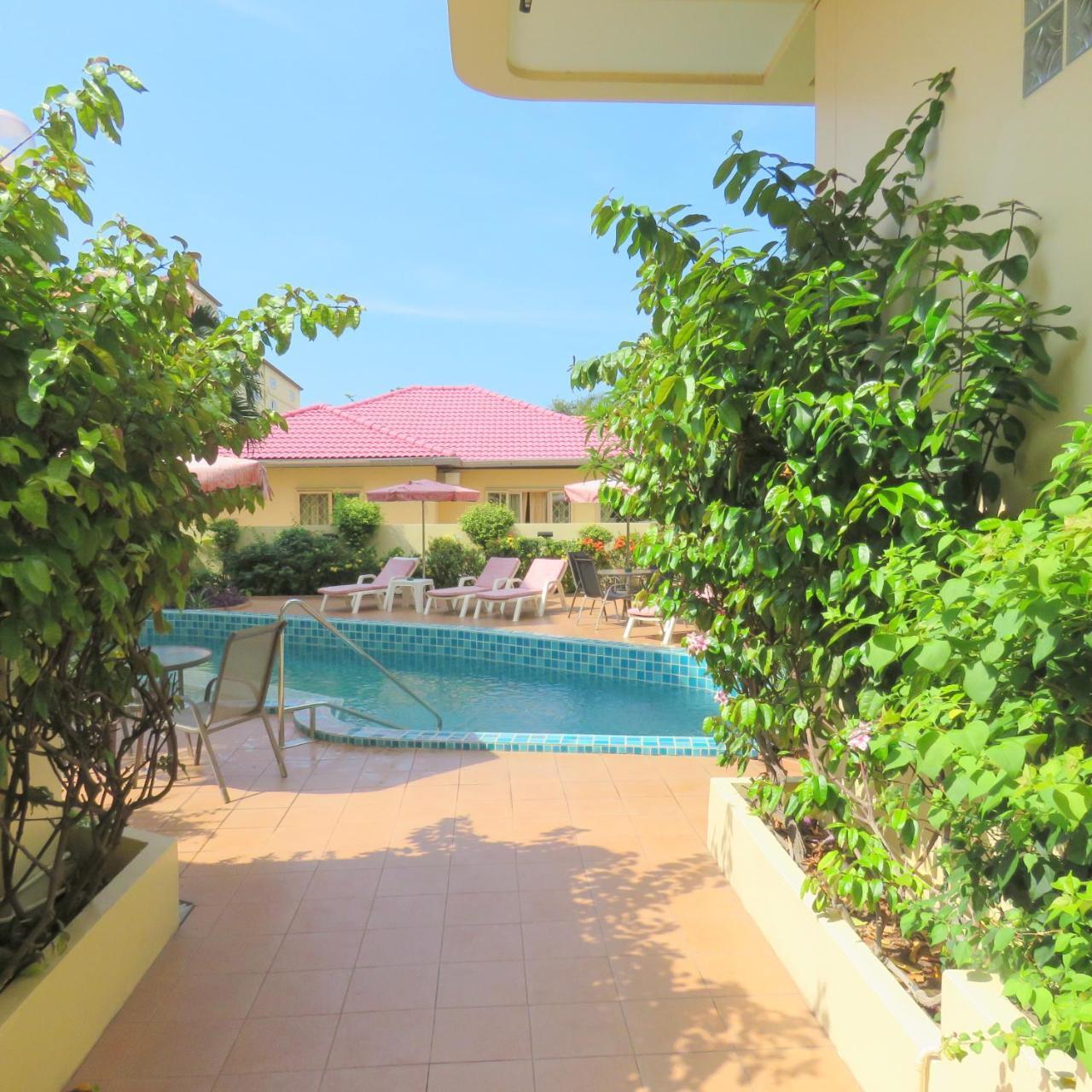 Butterfly Garden Boutique Residences: Luxury Oasis with Spacious Rooms Pattaya Exterior photo