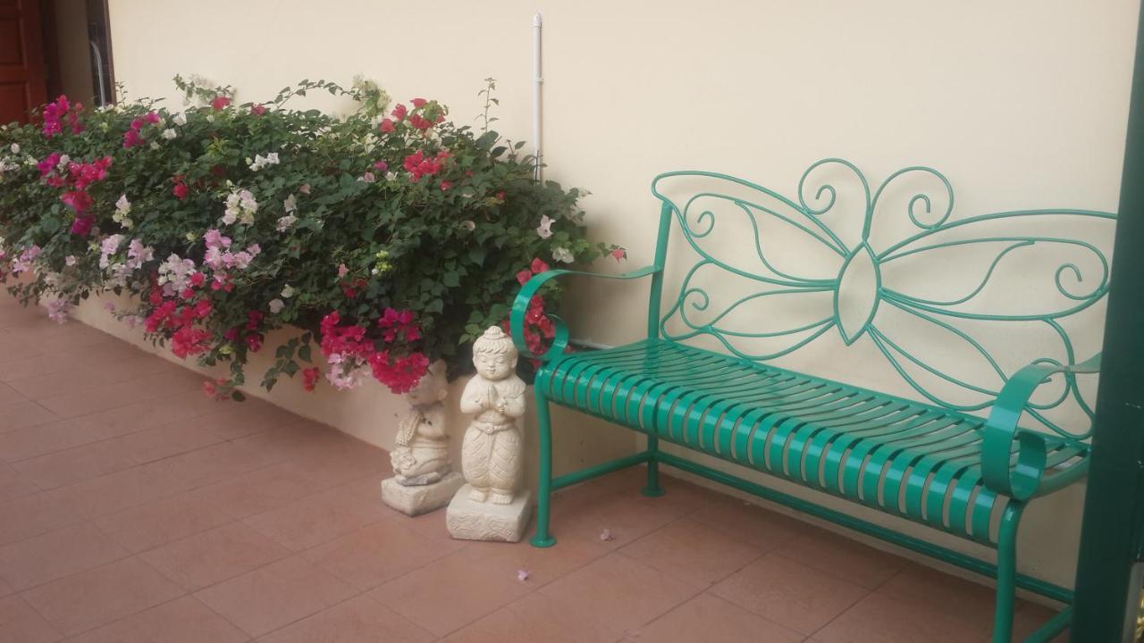 Butterfly Garden Boutique Residences: Luxury Oasis with Spacious Rooms Pattaya Exterior photo
